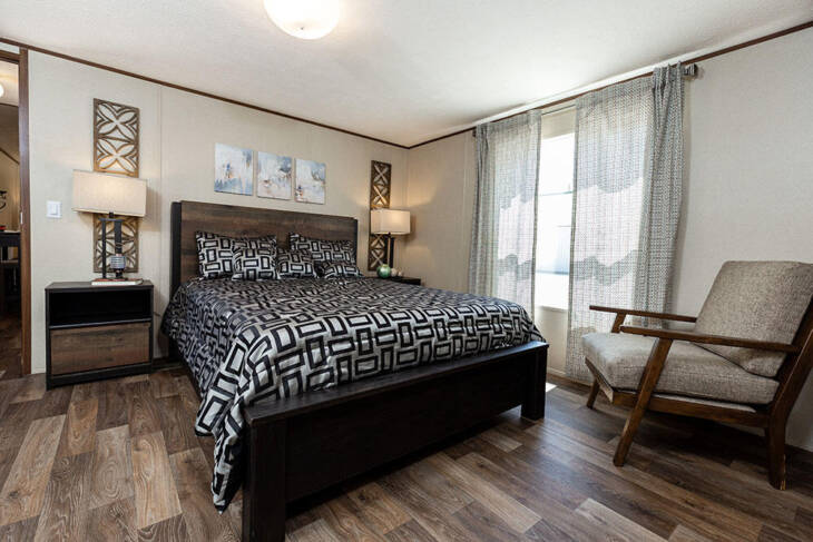 2023 TRU Clayton Grand Mobile Home - 4BR/2BA - 14 x 76 - 1039 sqft - FACTORY DIRECT - Florida - Image 7