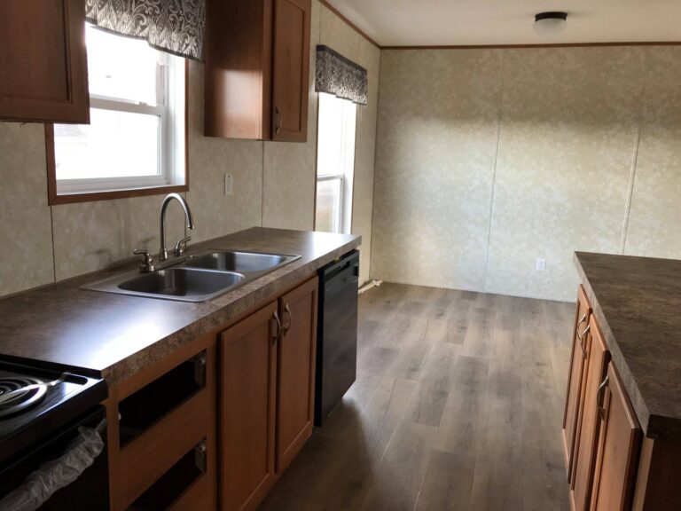 2023 Live Oak - Iron Man L-3764V - 4BR/2BA -  32x80 - 2254 sq ft - Image 6