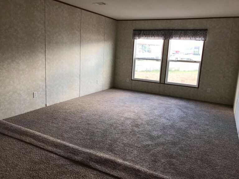 2023 Live Oak - Iron Man L-3764V - 4BR/2BA -  32x80 - 2254 sq ft - Image 14