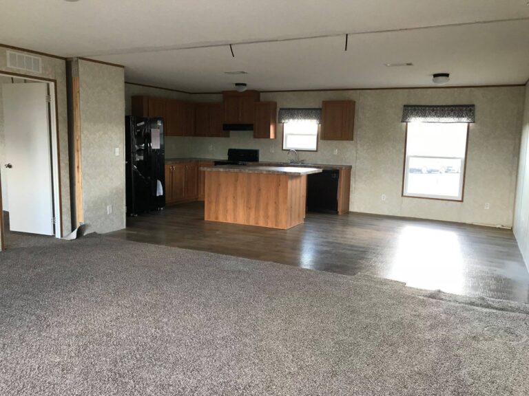 2023 Live Oak - Iron Man L-3764V - 4BR/2BA -  32x80 - 2254 sq ft - Image 3