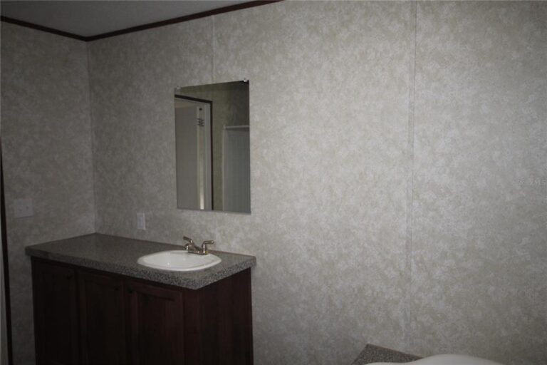 2023 Live Oak - Sonic L-2684B - 4BR/2BA - 28x72 - 1768 sq ft - Image 12