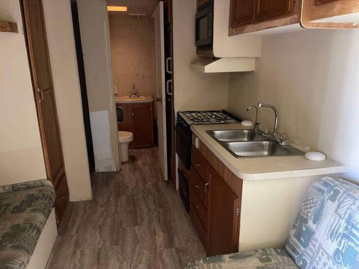 2003 Coachman rv 26