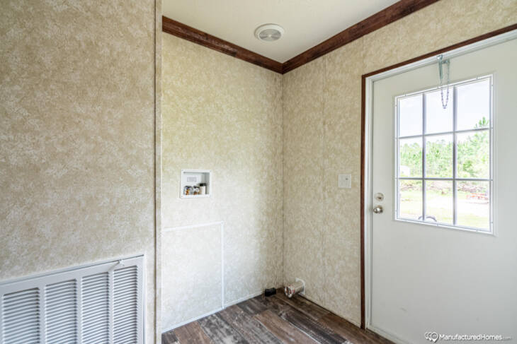 2023 Live Oak - Sprinter L-2563G - Doublewide -  3BR/2BA - 28 x 60 - 1456 sq ft - Image 5