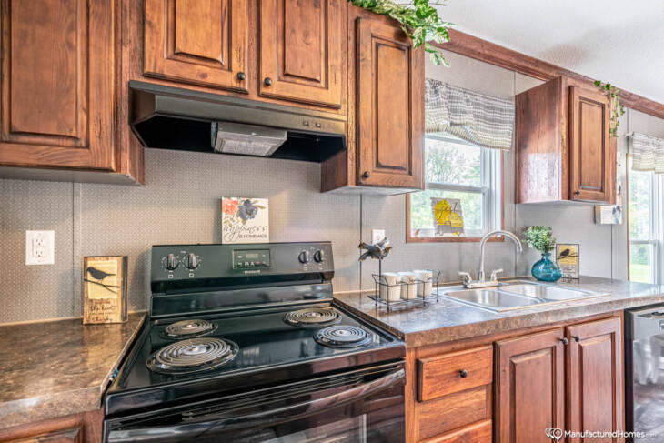 2023 Live Oak - Sprinter L-2563G - Doublewide -  3BR/2BA - 28 x 60 - 1456 sq ft - Image 3