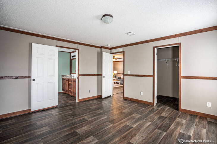 2023 Live Oak HPS Painted Sheetrock Highlander H-3764X-PS - 4BR/3BA - 32x82 - 2254 sqft - Image 6