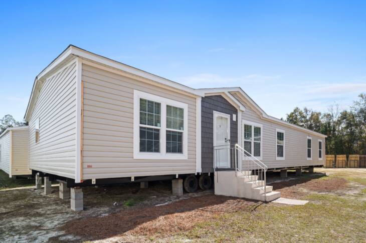 2023 Live Oak HPS Painted Sheetrock Rocky Mountain H-3705A-PS Mobile Home - 5BR/3BA-  32x74 - 2076 sqft