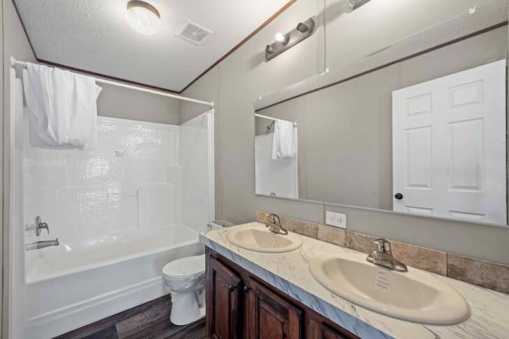2023 Live Oak HPS Painted Sheetrock Big Horn H-3684F-PS Mobile Home- 4BR/2BA - 32X72 - 2017 sqft - Image 13