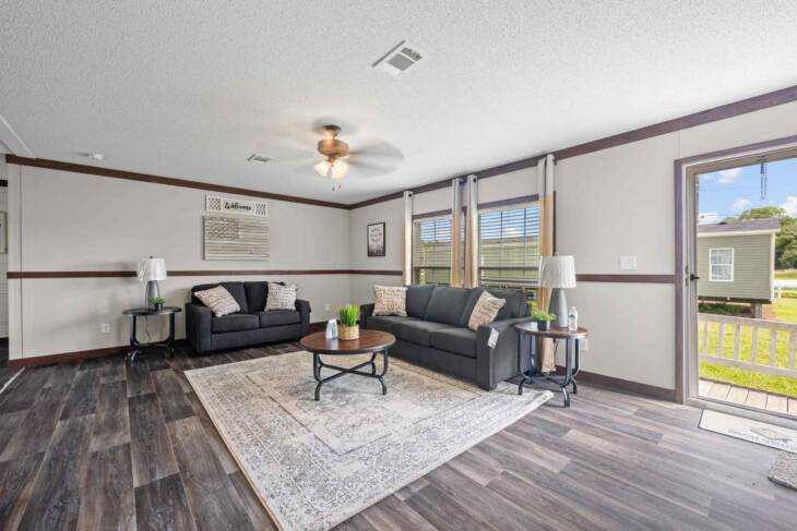 2023 Live Oak HPS Painted Sheetrock Big Horn H-3684F-PS Mobile Home- 4BR/2BA - 32X72 - 2017 sqft - Image 3