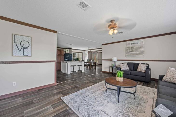 2023 Live Oak HPS Painted Sheetrock Big Horn H-3684F-PS Mobile Home- 4BR/2BA - 32X72 - 2017 sqft - Image 4