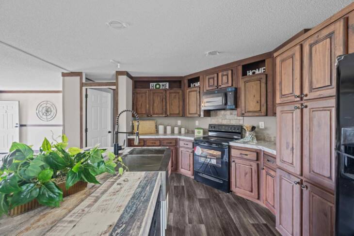 2023 Live Oak HPS Painted Sheetrock Big Horn H-3684F-PS Mobile Home- 4BR/2BA - 32X72 - 2017 sqft - Image 7