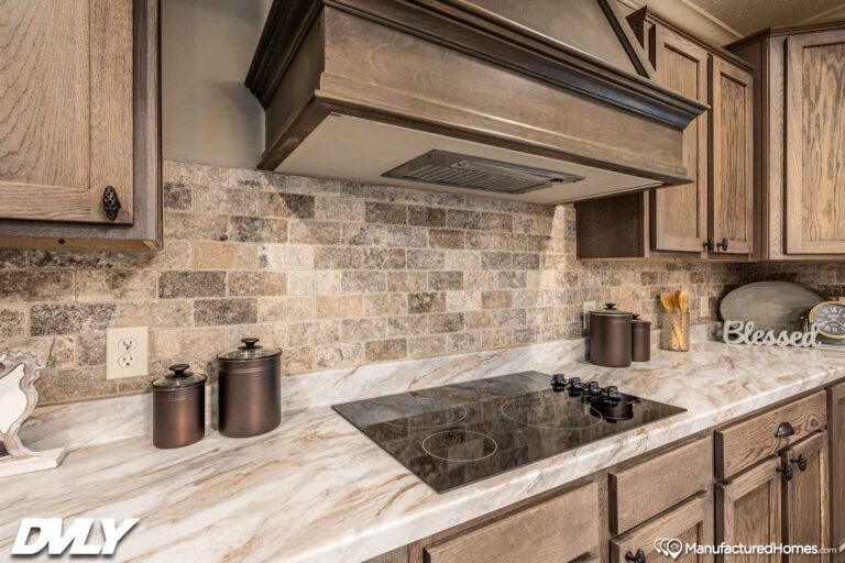 2023 Deer Valley - Briarritz Dvt-7204c Mobile Home - 3BR/2BA - 47X72 - 2580 sqft - Image 10