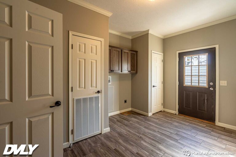 2023 Deer Valley - Briarritz Dvt-7204c Mobile Home - 3BR/2BA - 47X72 - 2580 sqft - Image 20