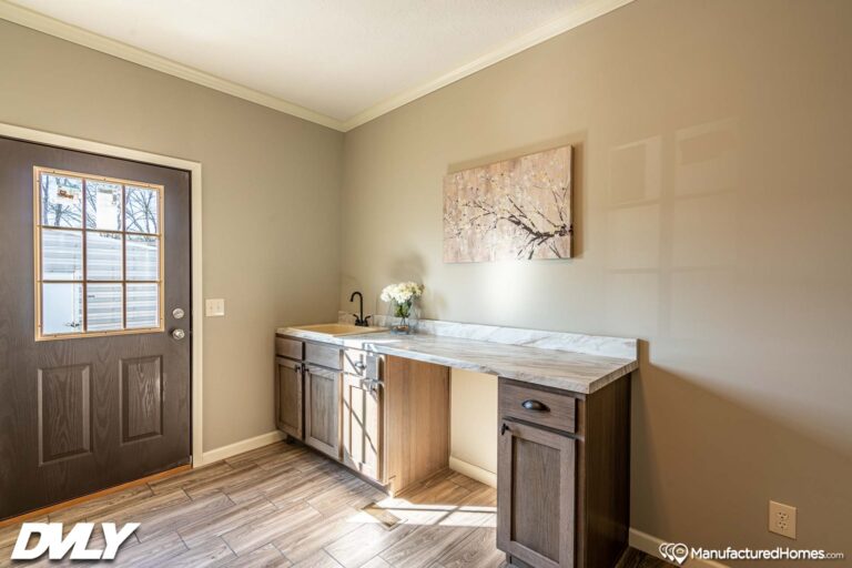 2023 Deer Valley - Briarritz Dvt-7204c Mobile Home - 3BR/2BA - 47X72 - 2580 sqft - Image 21