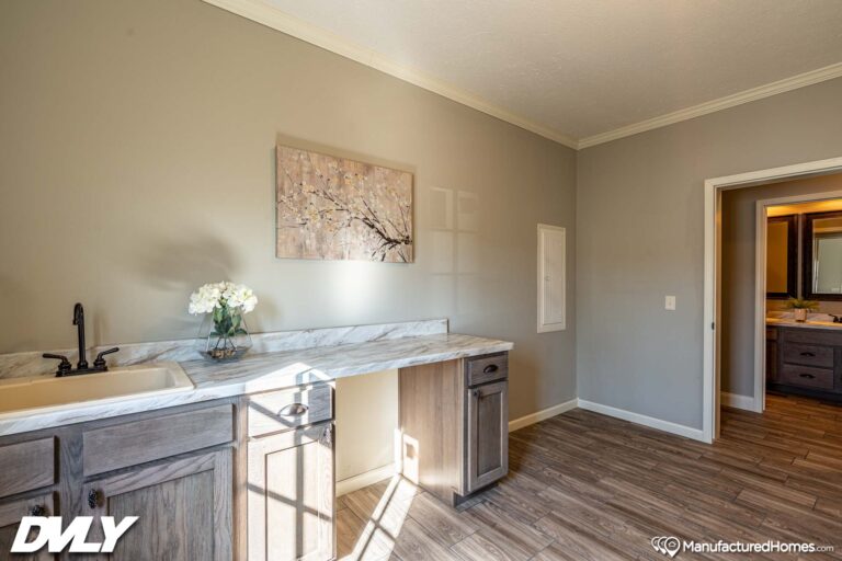 2023 Deer Valley - Briarritz Dvt-7204c Mobile Home - 3BR/2BA - 47X72 - 2580 sqft - Image 22