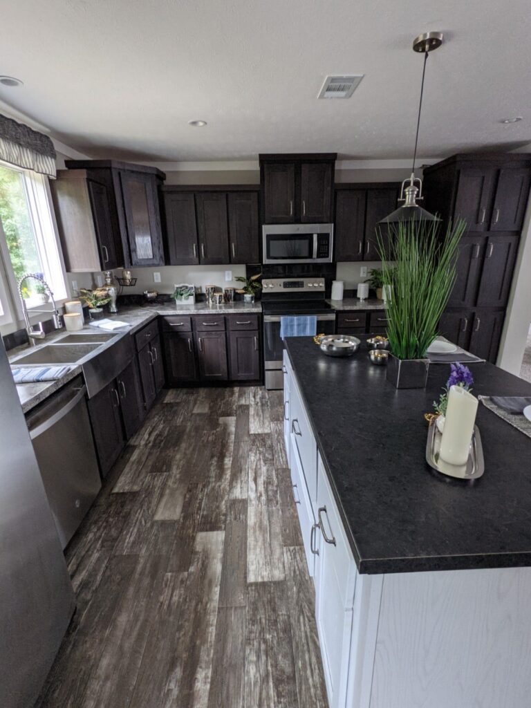 2023 Timber Creek - Bear Creak TC3201 Mobile Home - 3BR/2BA - 1800 sqft - Image 7