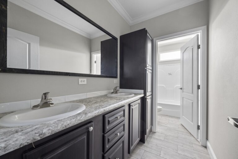 2023 TownHomes Colonial Series - Westchester Mobile Home - 4BR/2BA - 30x76 - 2305 sqft - Image 12