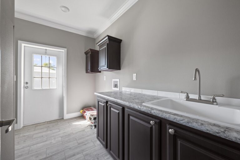 2023 TownHomes Colonial Series - Westchester Mobile Home - 4BR/2BA - 30x76 - 2305 sqft - Image 14