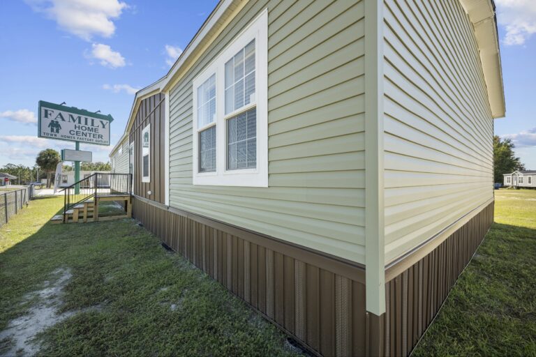 2023 TownHomes Colonial Series - Westchester Mobile Home - 4BR/2BA - 30x76 - 2305 sqft - Image 2