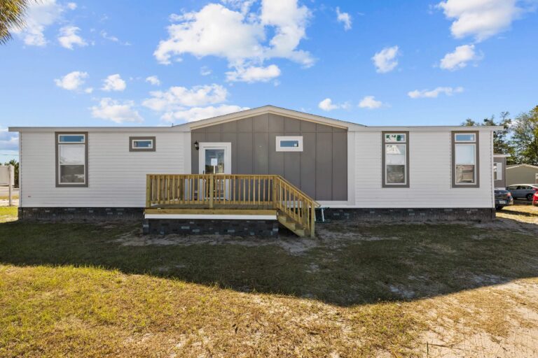 2023 TownHomes Colonial Series - Covington Mobile Home - 3BR/2BA - 30x60 - 1820 sqft