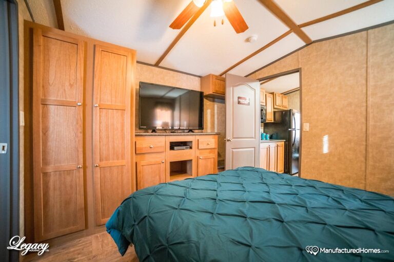 TINY / HACIENDA S-1234-11FLA 1 BEDS  1 BATHS  399 SQ. FT. - Image 2