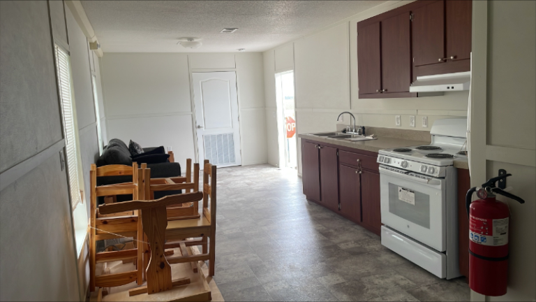 2018 Scotbilt Furnished Mobile 2BA/1BR -12x60 - 720 sqft - Washer & Dryer Hookup - Image 3