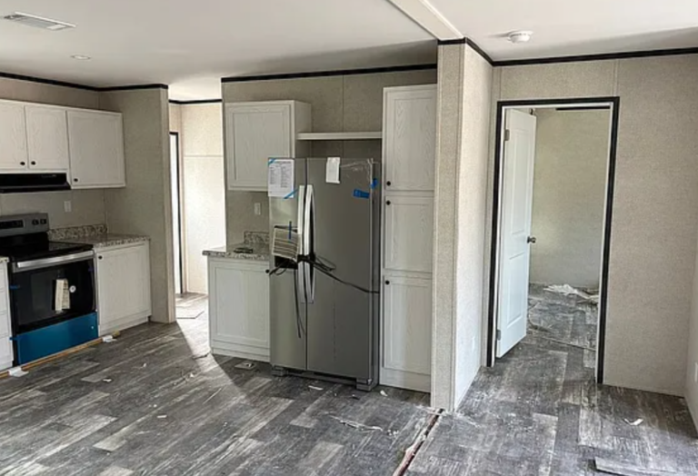 2024 Champion Allan Prime Series Mobile Home - 3BR/2BA - 26x40 -1067 sqft - 0.625 Acres - Punta Gorda, FL - Image 3