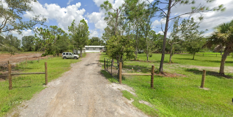 2024 Fleetwood Mobile Home 3Br/2BA 24x40 (933 Sq Ft) - .625 Acres - Punta Gorda. FL - Image 4