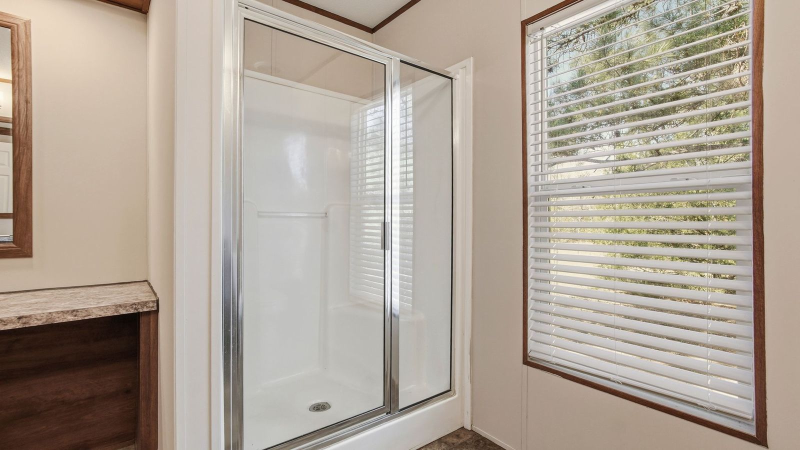 2015 Clayton Manufactured Home with 3 bedrooms, 2 bathrooms, 1216 sqft, 76 x 16 layout, Windzone 2 rating, land included. - Image 3