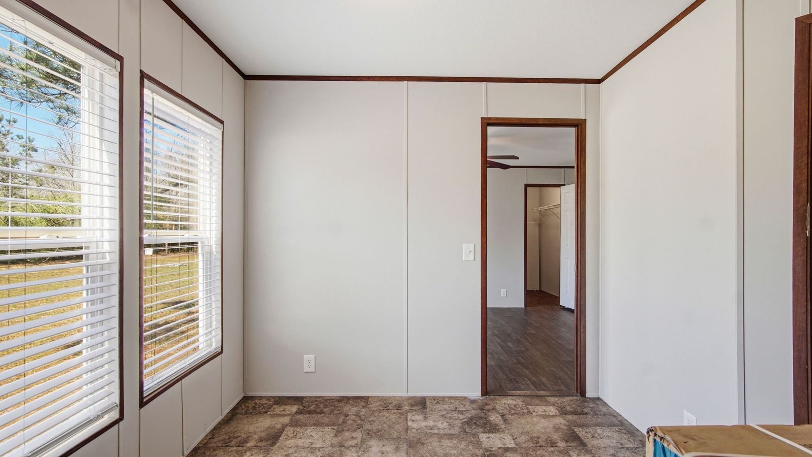 2015 Clayton Manufactured Home with 3 bedrooms, 2 bathrooms, 1216 sqft, 76 x 16 layout, Windzone 2 rating, land included. - Image 9